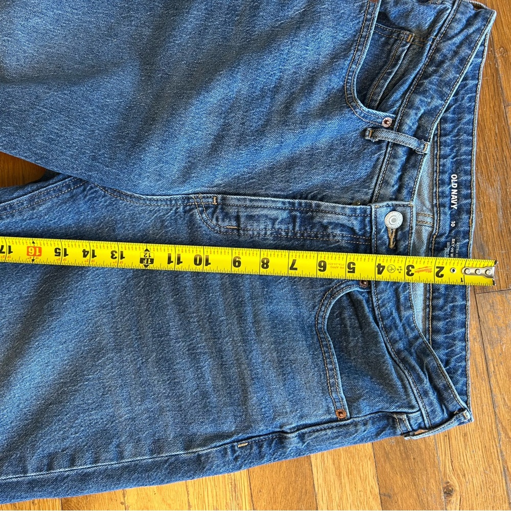 Old Navy Extra High Rise Capis - Picture 8 of 9